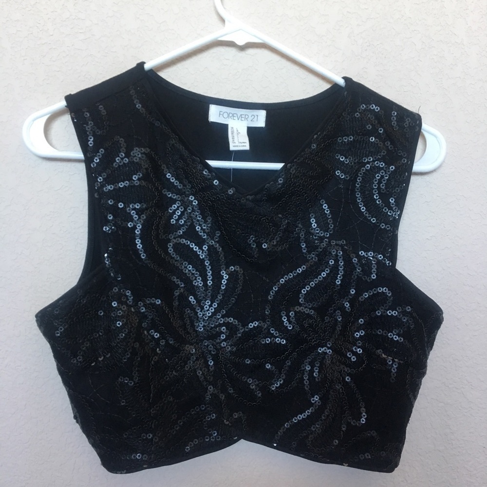 F21 NWT embroiled crop top size Large short sleeve black party